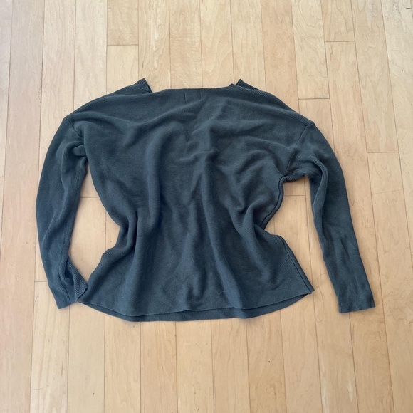 LF oversized olive green sweater - Picture 2 of 2